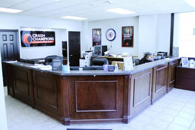 New Lenox Oak, IL - Crash Champions collision repair shop