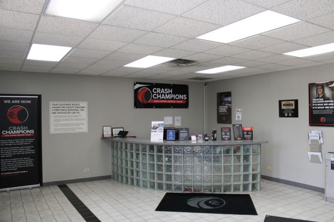 5th Avenue, IL - Crash Champions collision repair shop