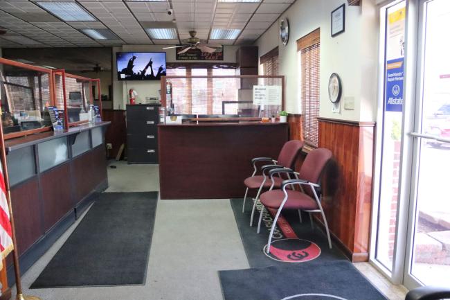 Oxford Ave, PA - Crash Champions collision repair shop