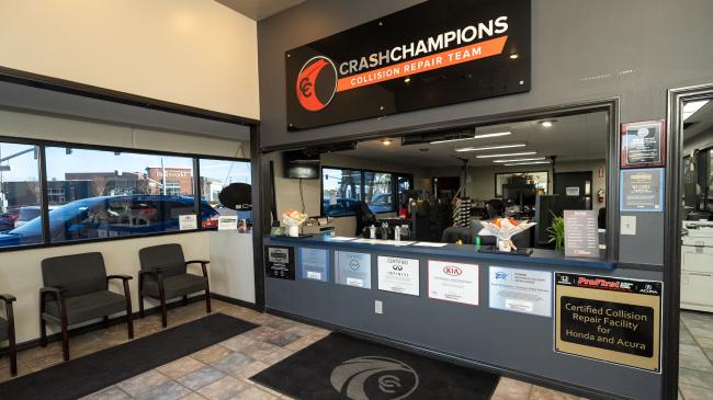 Fountain Vly Exp, CA - Crash Champions collision repair shop