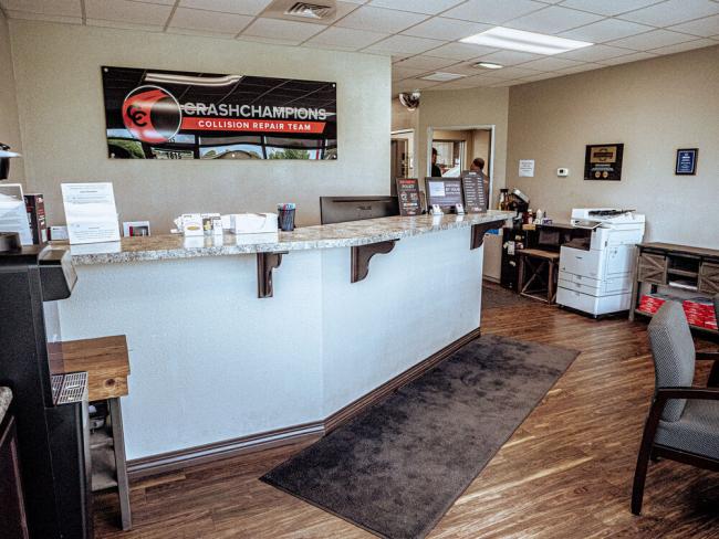 Nixa, MO - Crash Champions collision repair shop