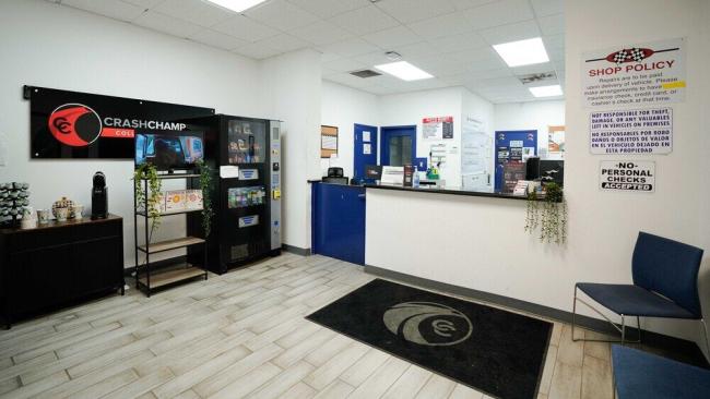 Ft Lauderdale 8th, FL - Crash Champions collision repair shop
