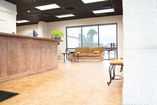 Flowood, MS - Crash Champions collision repair shop