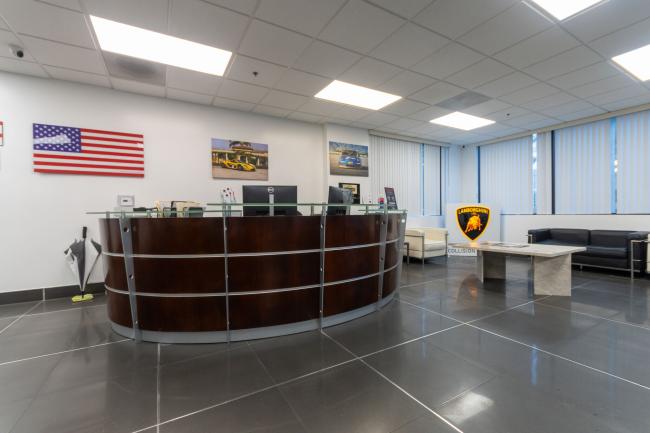 Tustin, CA - Crash Champions collision repair shop